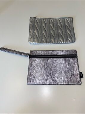 Ipsy Metallic Bag Set